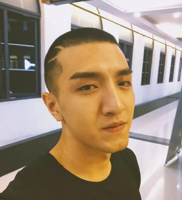 《你和我的倾城时光》为什么不改成《金瀚和我的倾城时光》,中毒