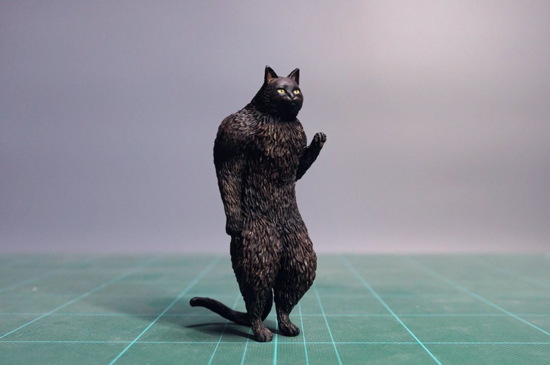 这些奇葩动物模型并不有趣,我也就盯着看了一整天