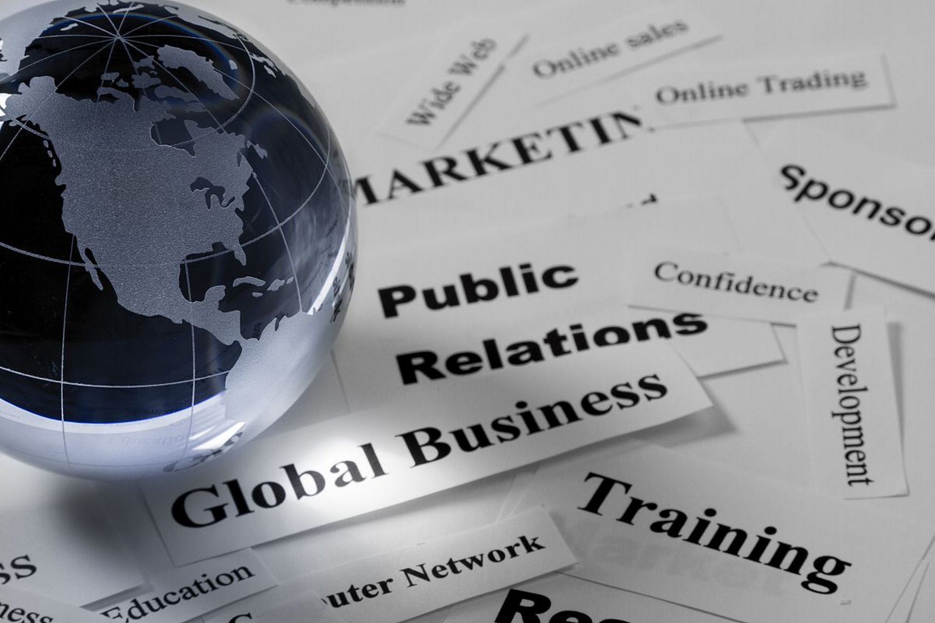 国际贸易专业是一门研究国际间贸易和商业行为的学科.