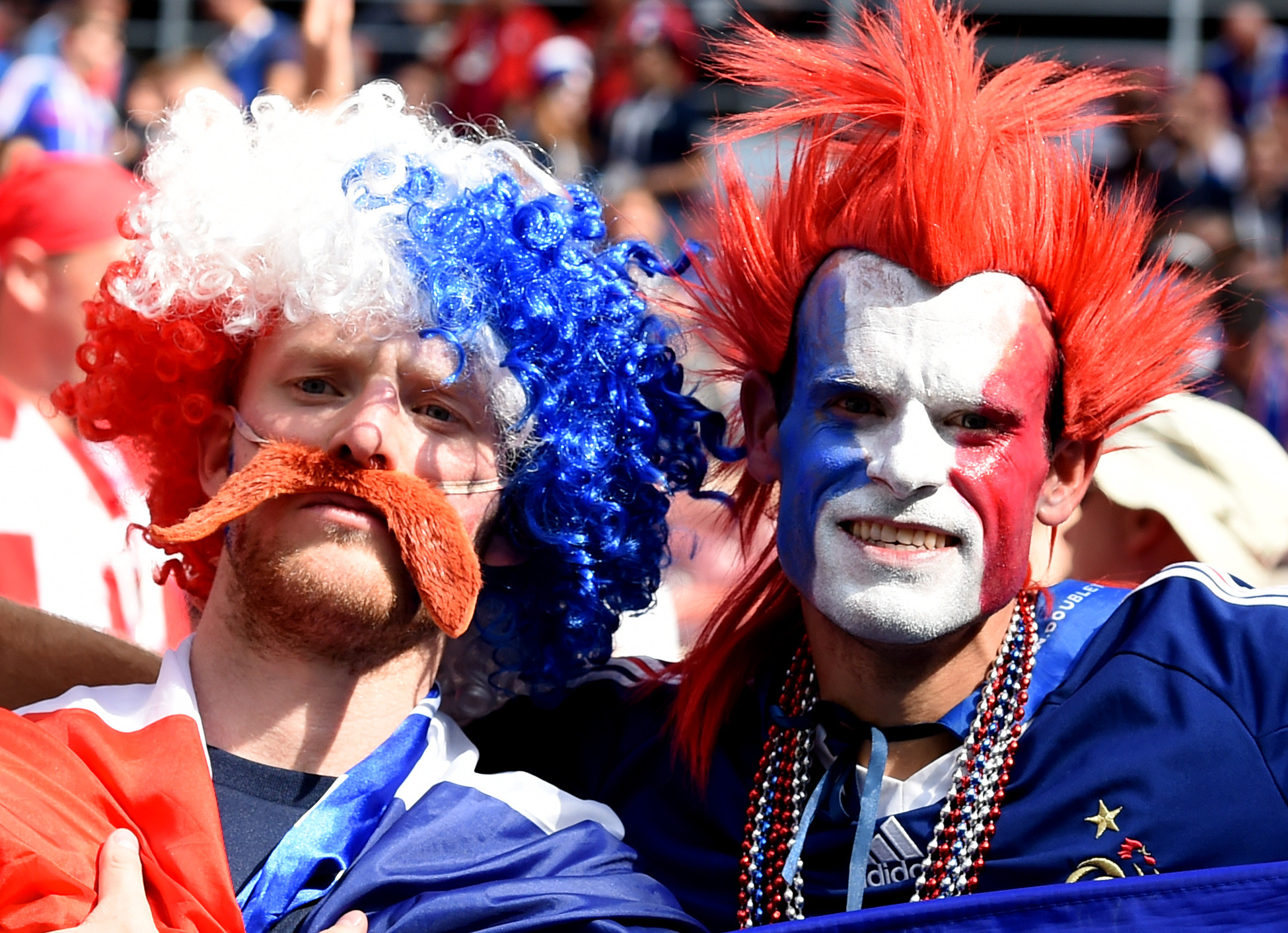 足球——c组:球迷粉墨登场(5)