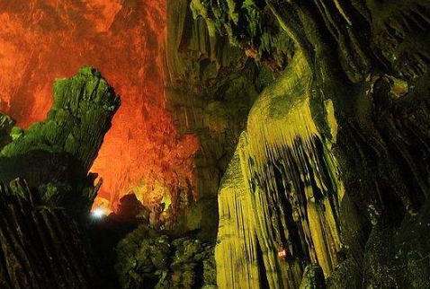 青藏高原圣湖仙女洞——晶莹透亮,清澈如玉!