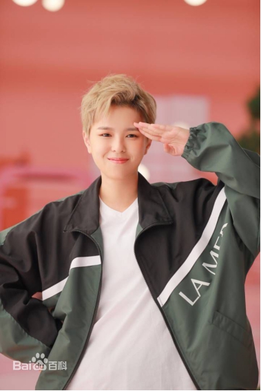 火箭少女杨芸晴回应网络暴力 自称红后"压力山大"