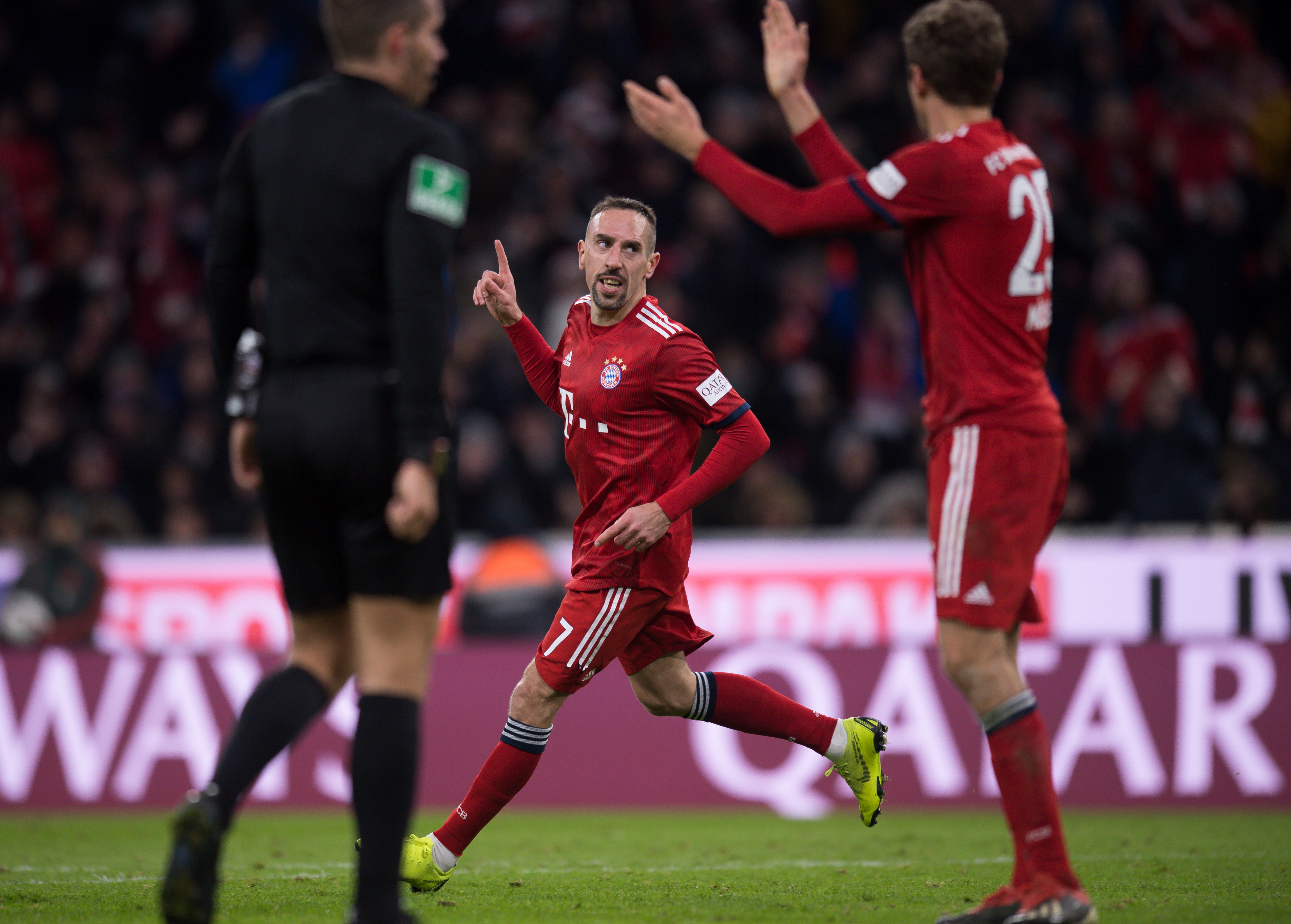 足球——德甲联赛:拜仁胜纽伦堡(2)