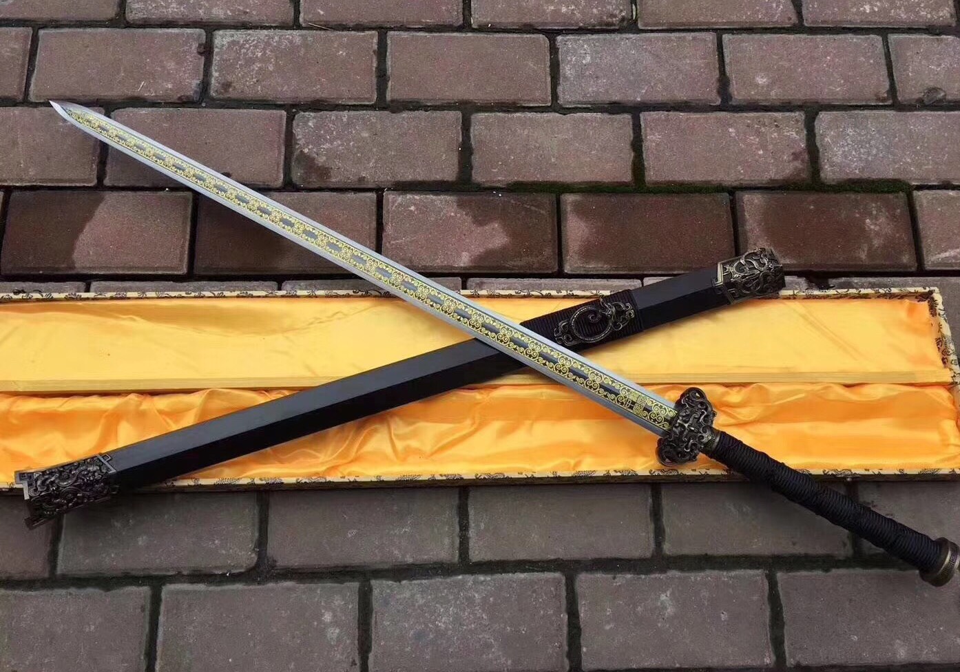 鎏金乌木神龙汉剑