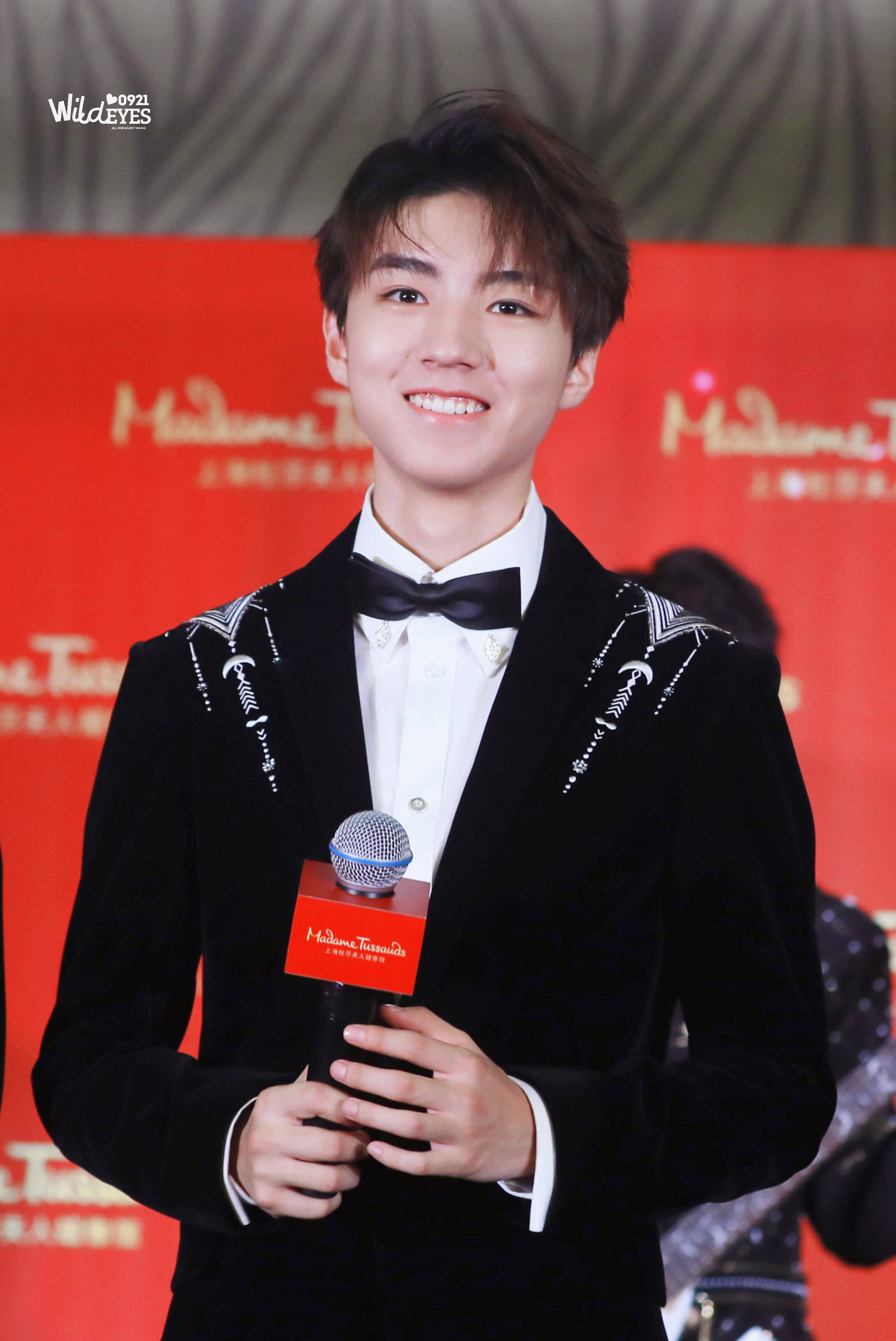 王俊凯白发造型惊艳亮相,网友:是狐妖小仙子吗