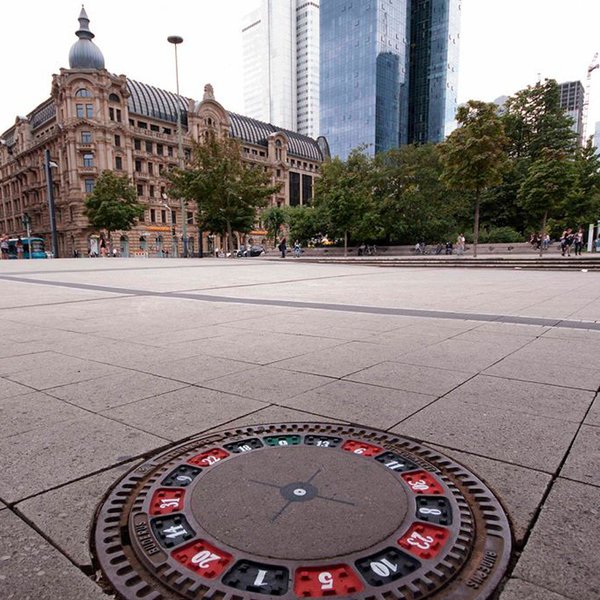 出自德国艺术家的阴井盖艺术品