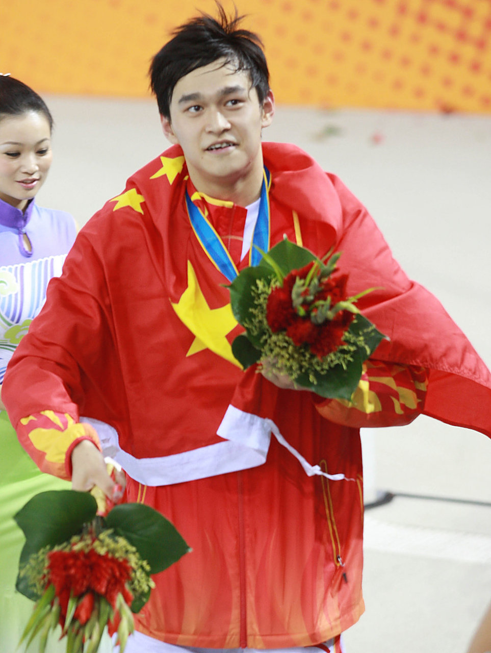 运动员孙杨晒结婚证 配文"抬头见喜"#孙杨张豆豆官宣结婚