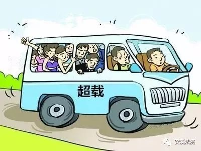 危险,安溪一辆核载7人的小型客车竟然塞进了16人