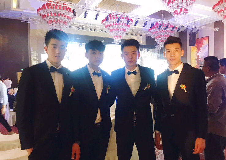 撒花!男排队长季道帅与二传女友大婚 女方15岁早恋9年后修成正果