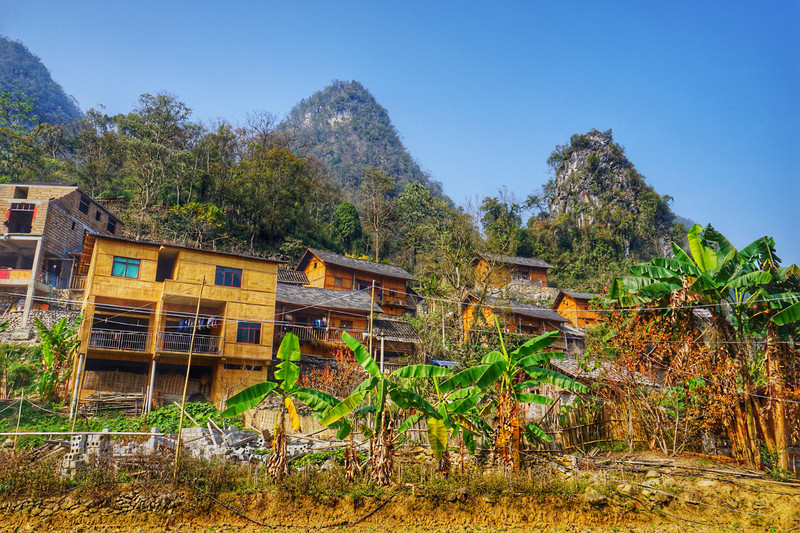 大河苗寨的景色了解一下?