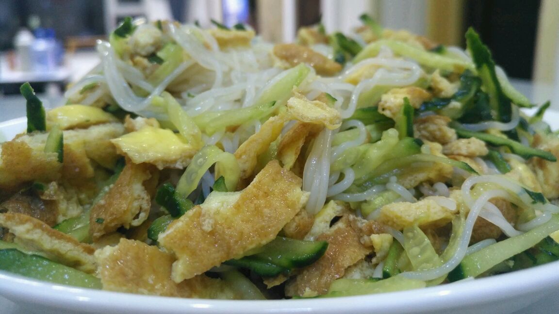 葱油制作方法,葱油凉拌热炒拌面都非常好吃,葱油凉拌小菜有诀窍