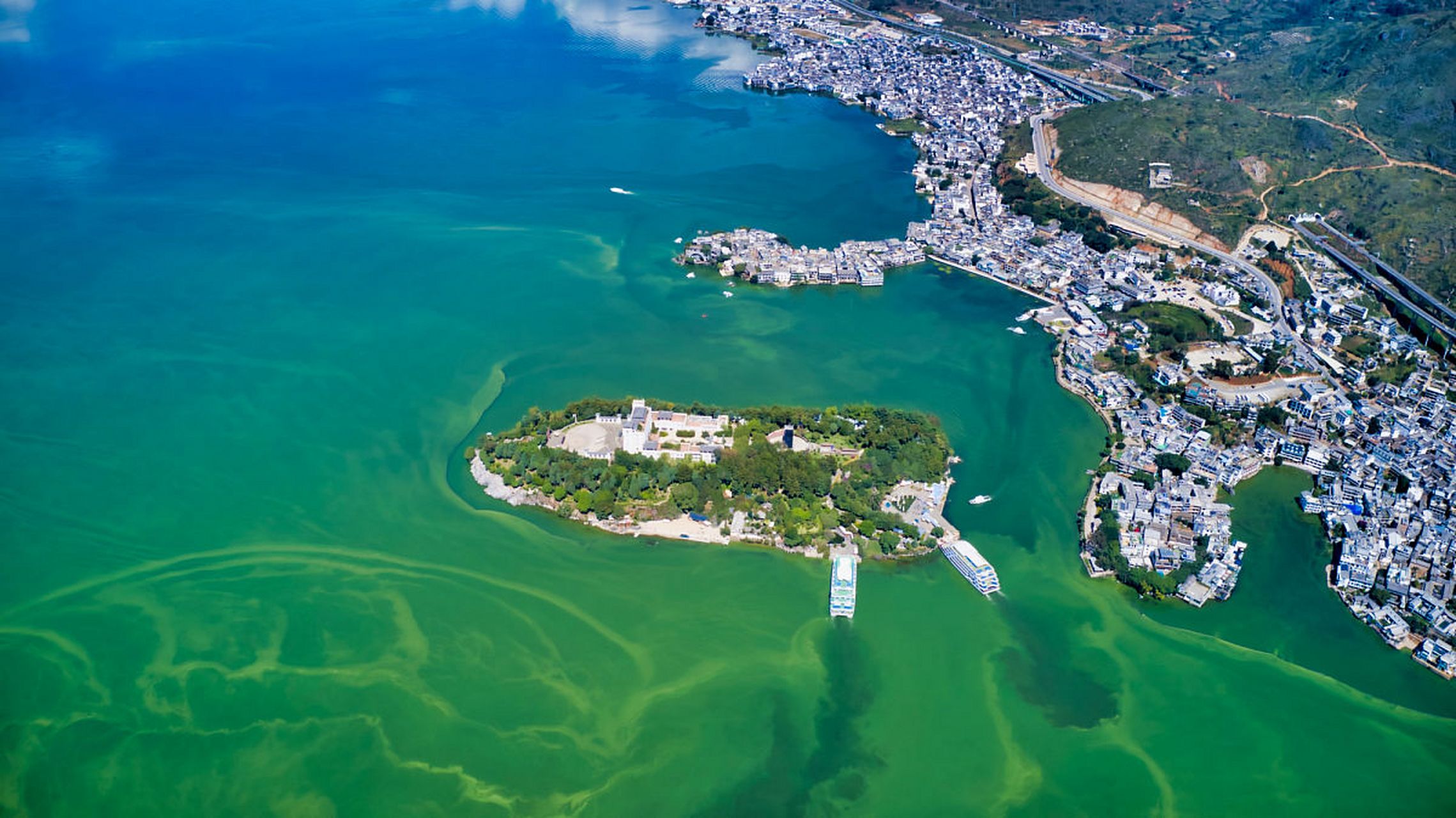 感受是灵魂的语言.你最高的真实便隐藏在你最深的感受里.