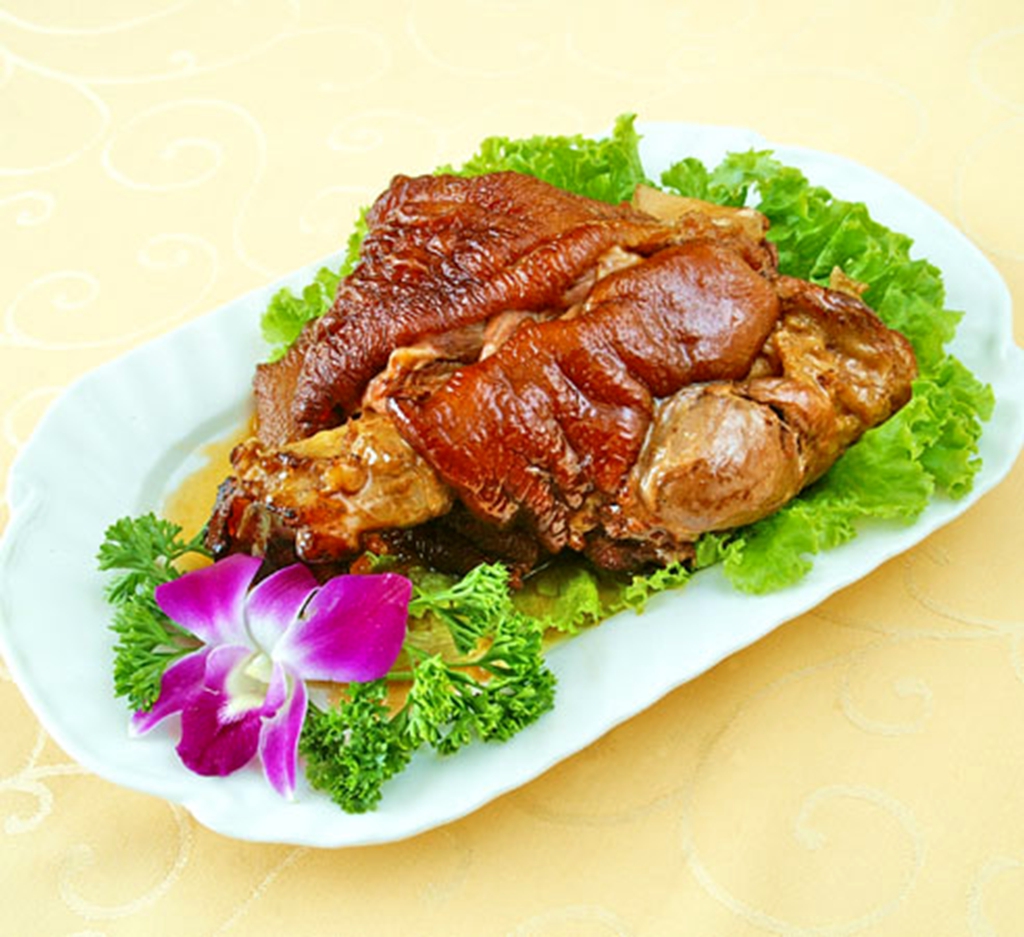 五香肘子不入味,厨师说漏嘴:按照这个方法做,肉烂味香