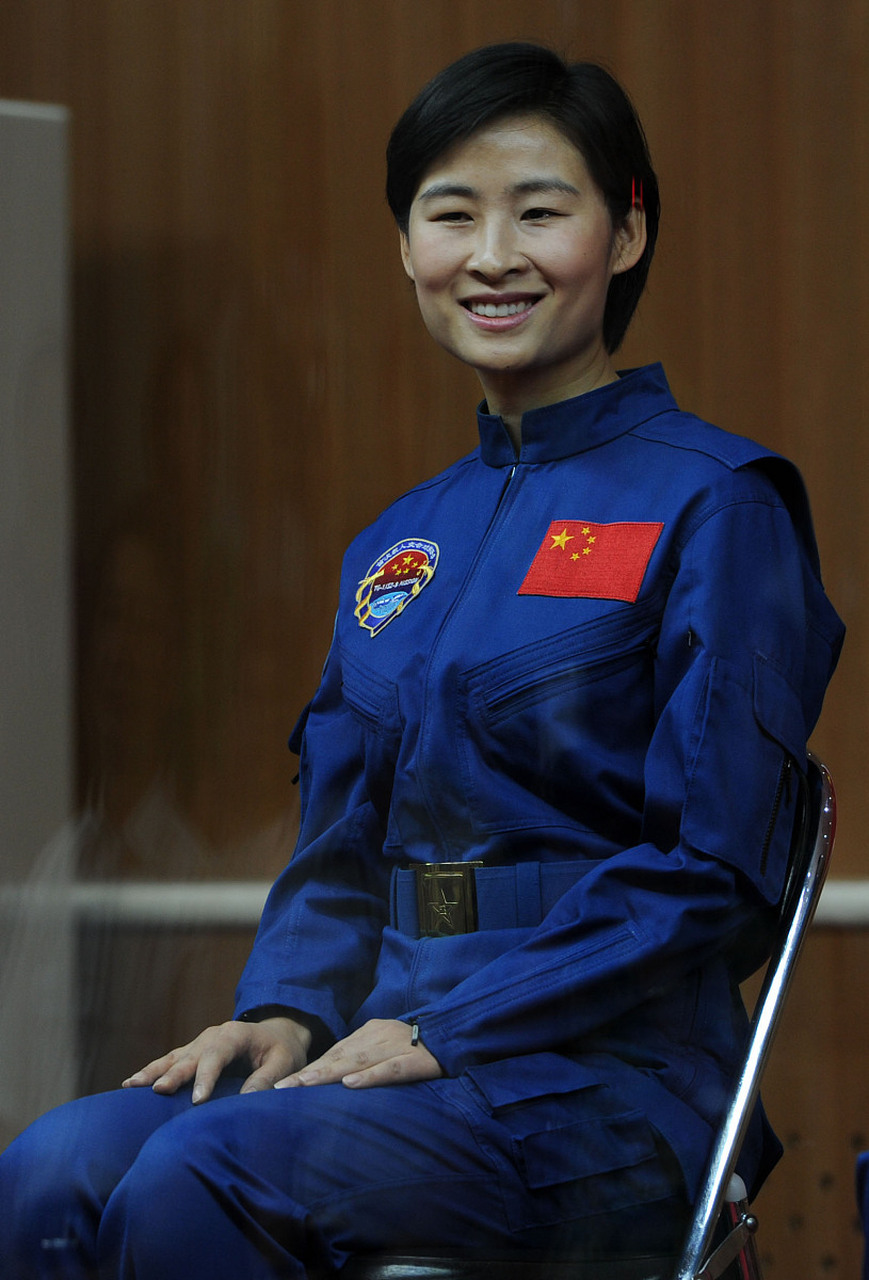 刘洋女航天员身高图片
