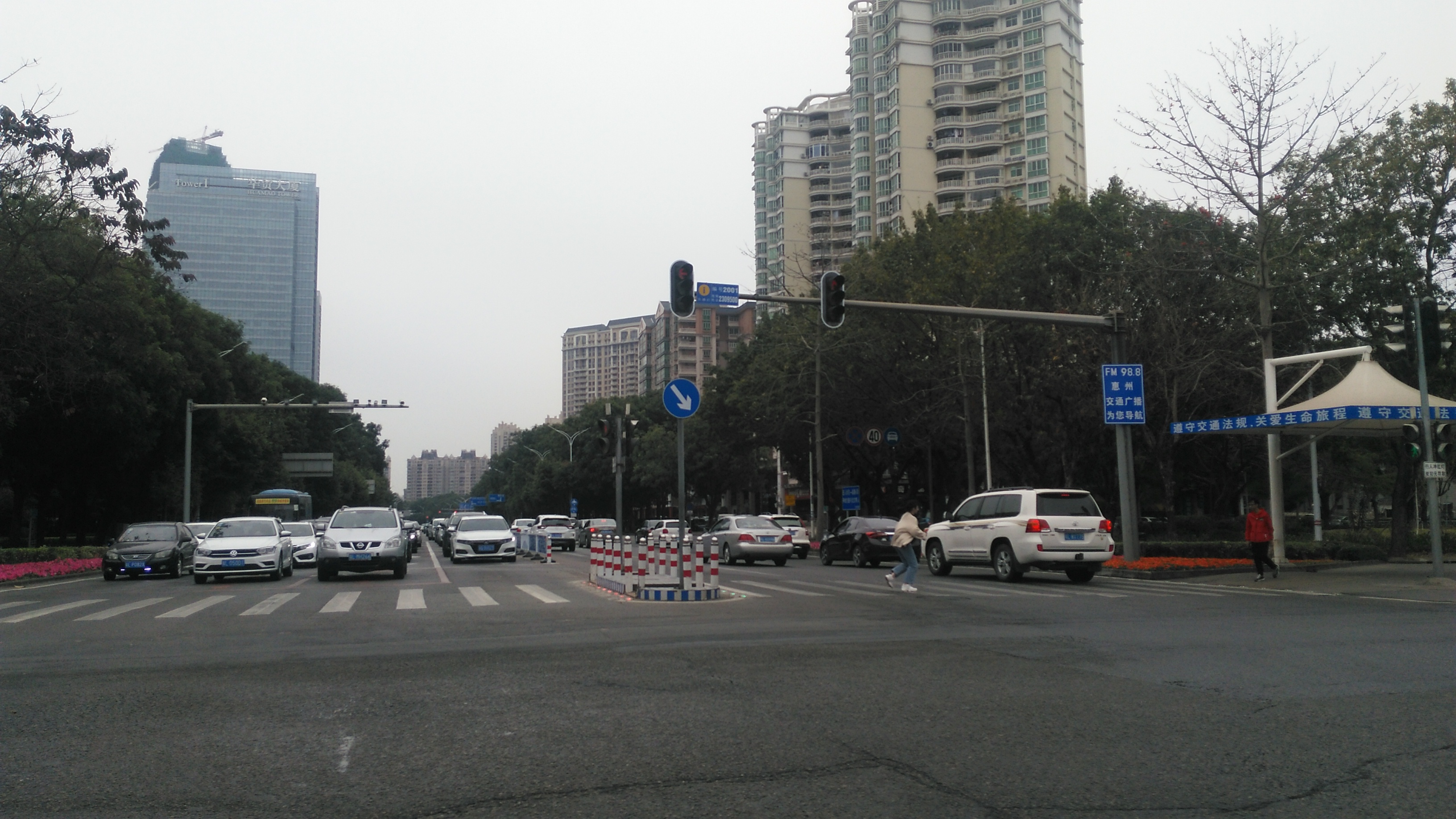 春节期间在惠州市城区路上的实拍,带你们去看看啦