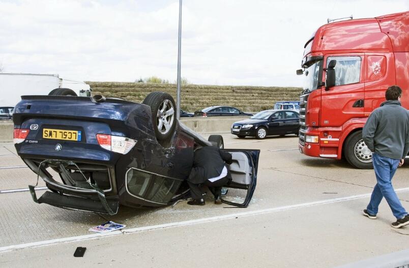 事故发生时,为什么大货车不踩刹车?货车司机说出心里话