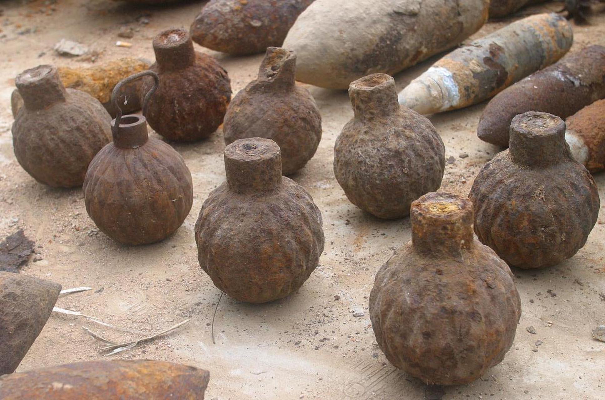 据报道,乌克兰目前仍然存在大量未爆炸的地雷,这些地雷是二战和苏联