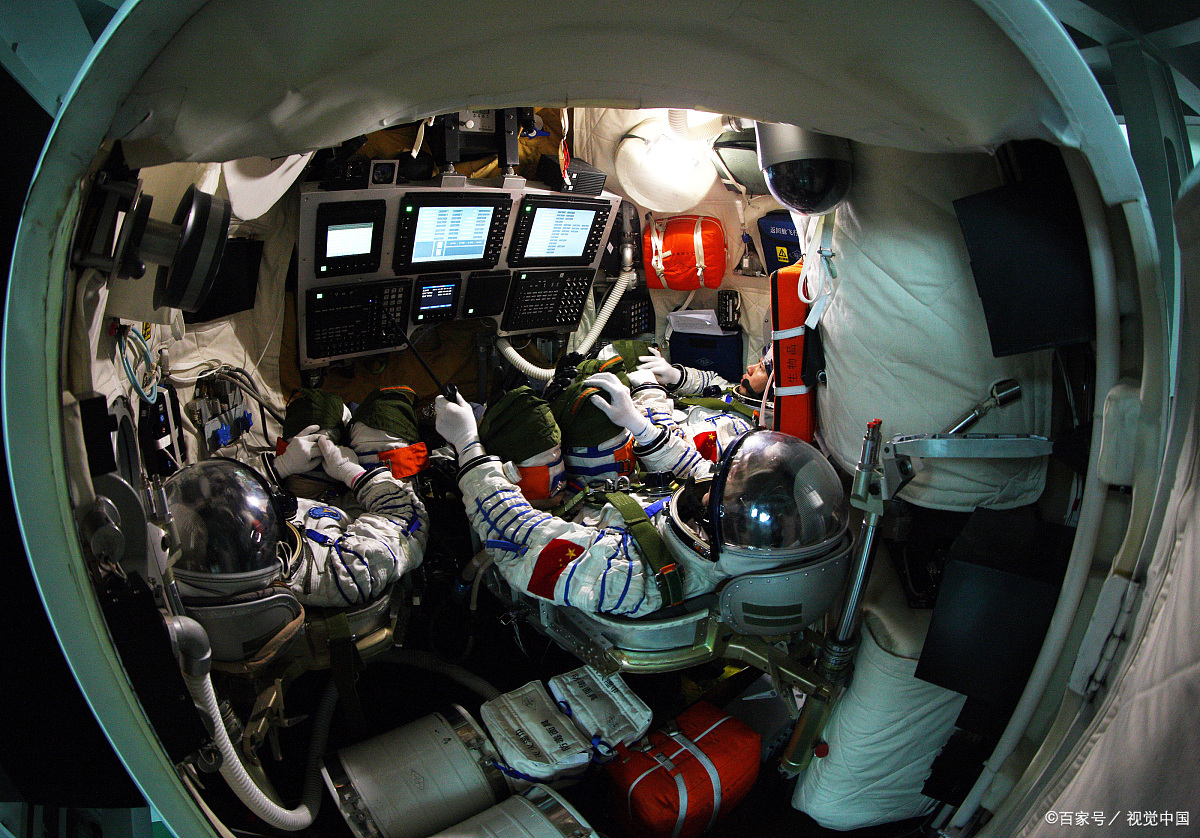 在中国,航天员享有副国级的待遇,这与副总理的待遇相差无几