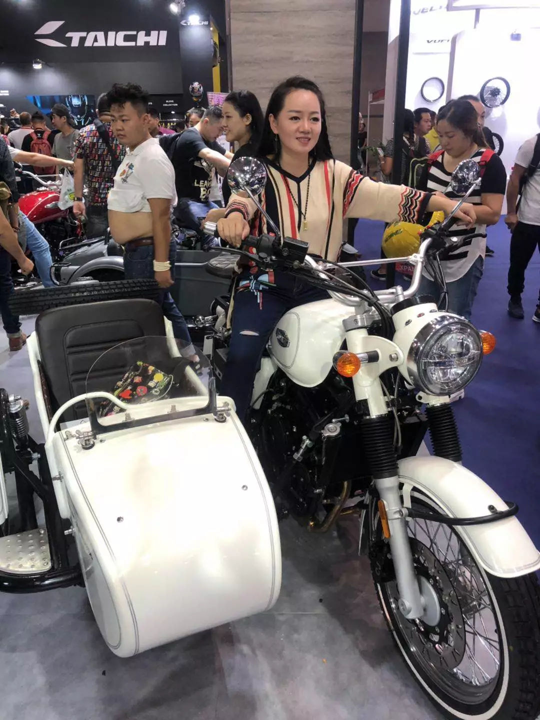 长江cj650再推塔夫绸白新色,39800元起,网友:满满的情怀