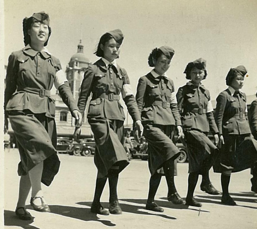 日本侵华期间穿制服的女警,从3.5万张照片中精选的