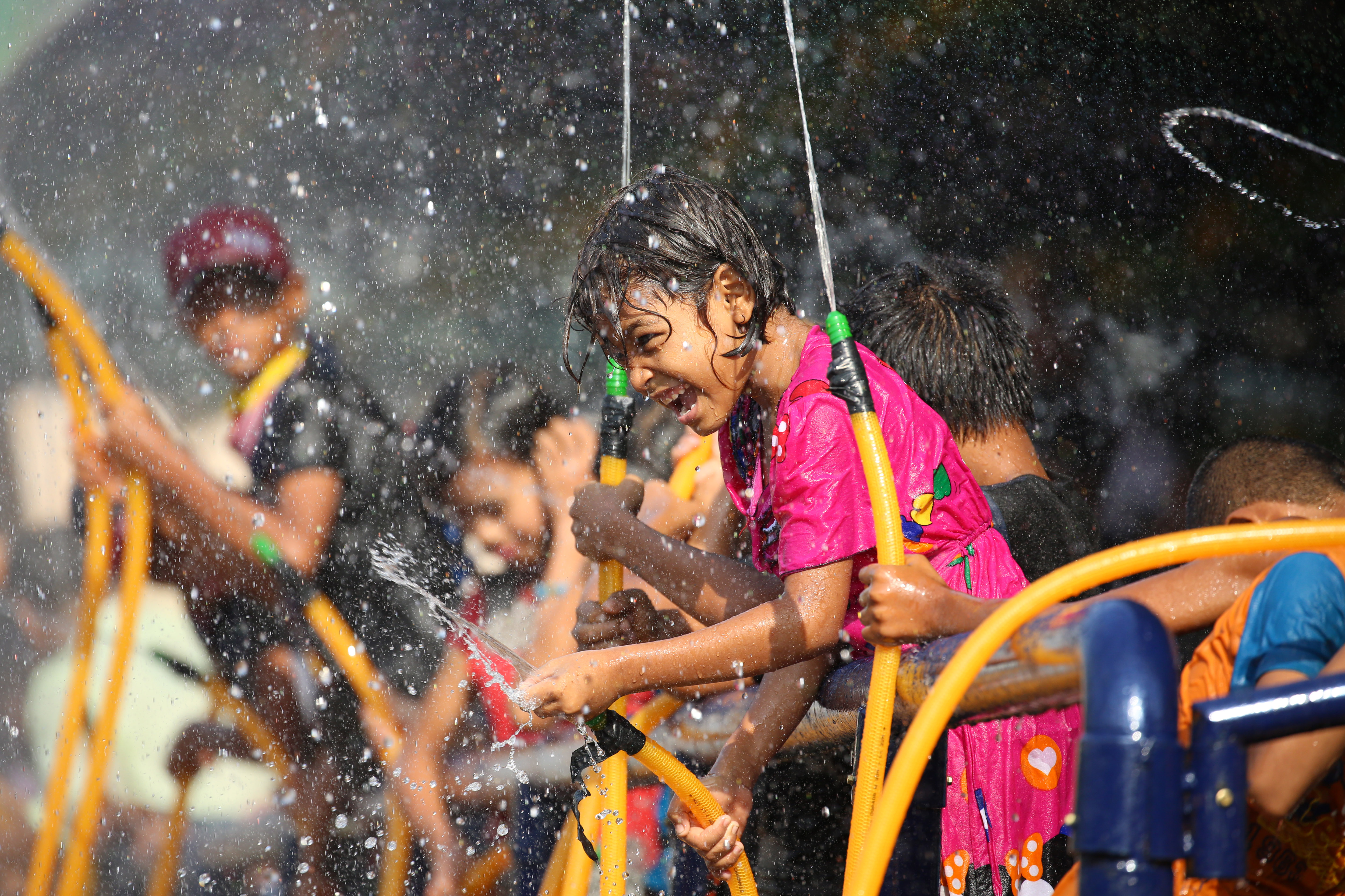 缅甸:欢庆泼水节