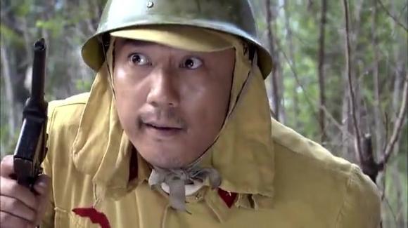 八路军赵有亮发现鬼子炸药库后,精心布置炸毁药库