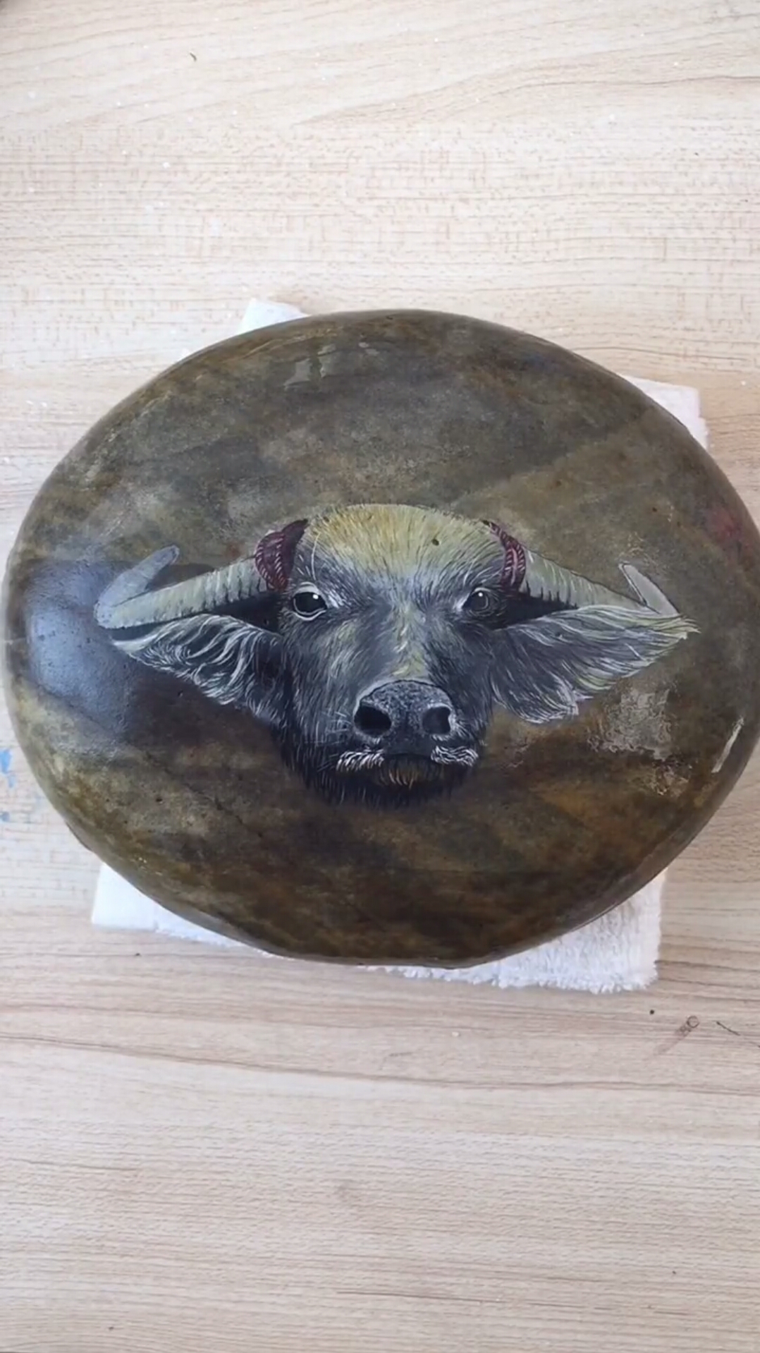 画画原来如此简单#牛牛牛,这石头画的牛,太牛了