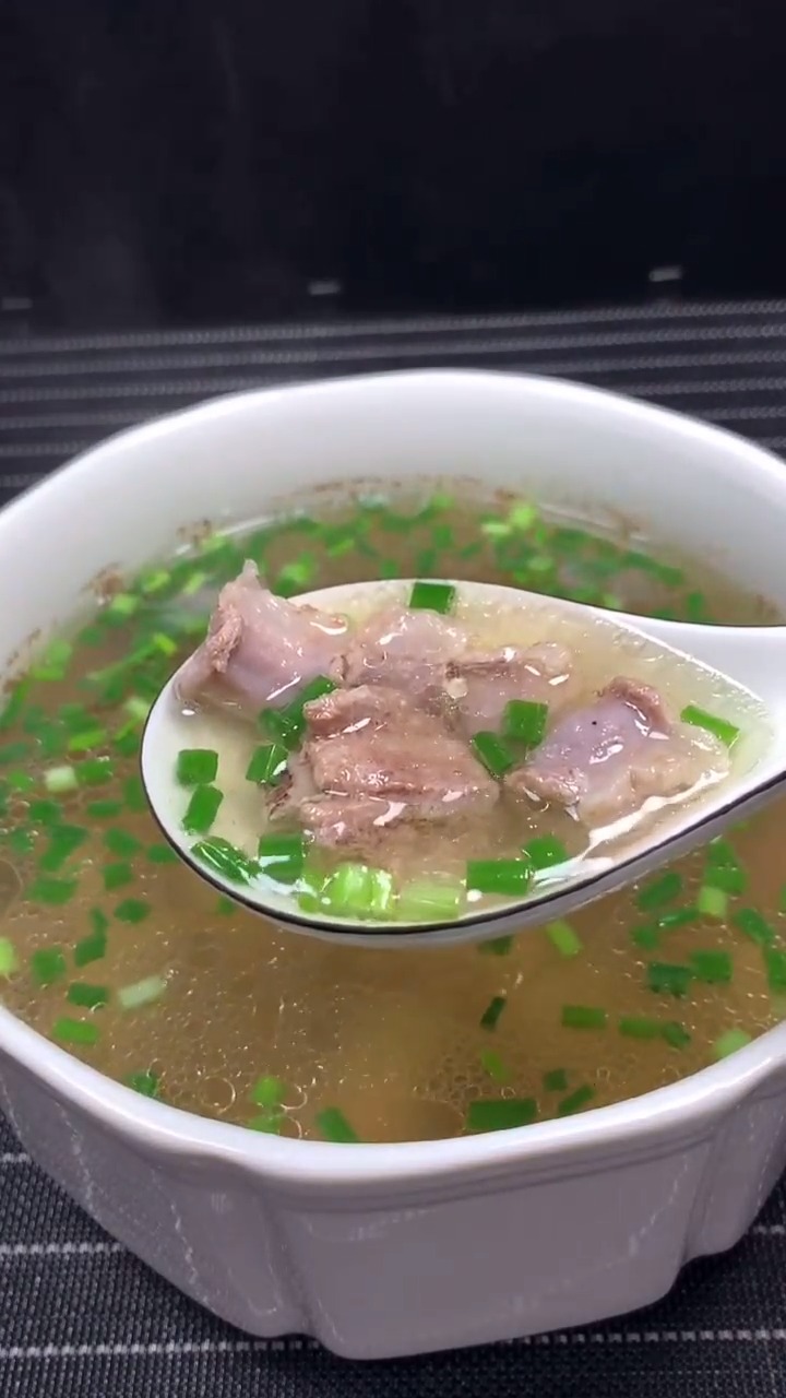 美食记广东客家人拿手的清蒸猪肉汤