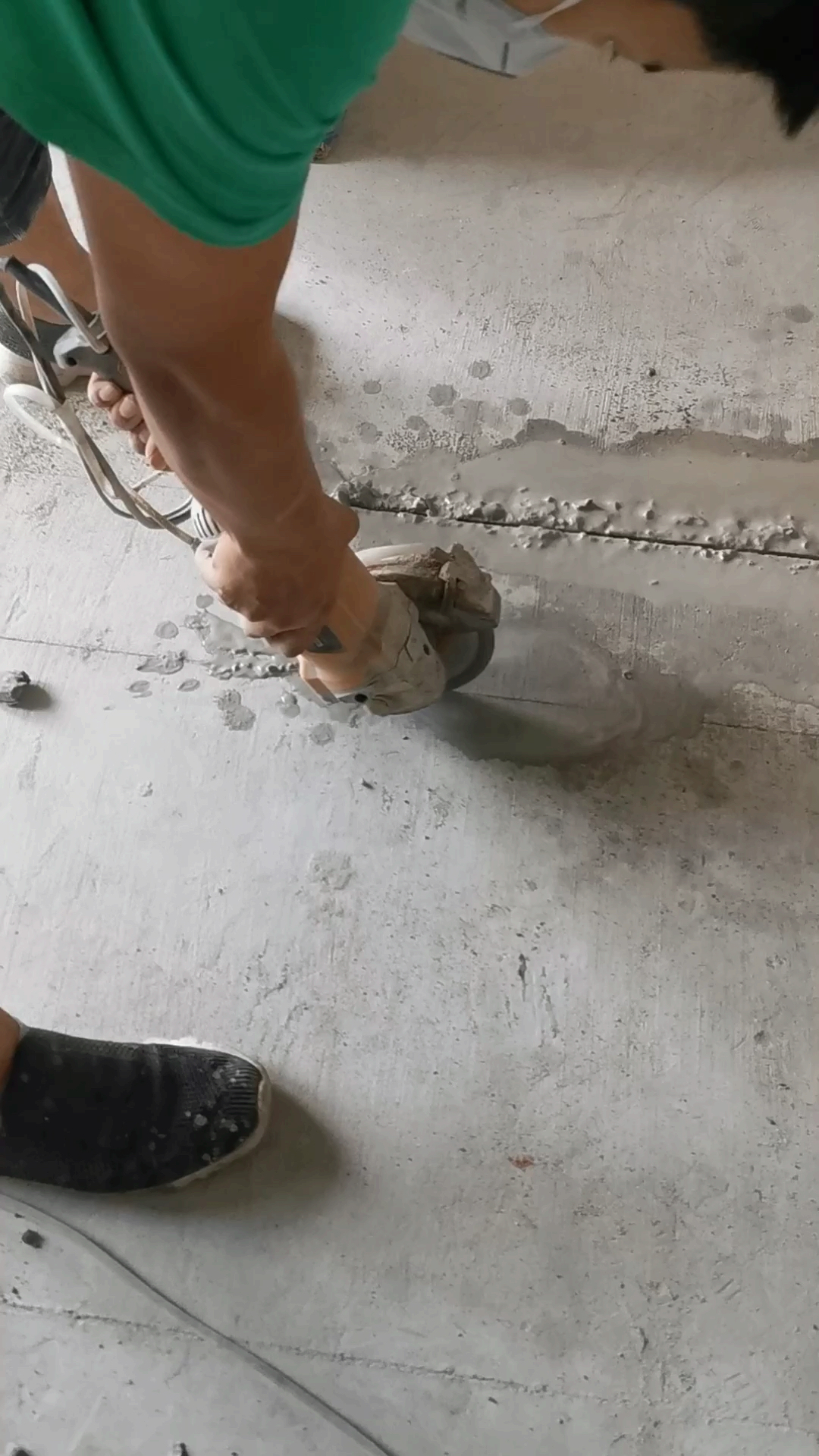 家装水电技巧#带水切线槽还是第一次看见