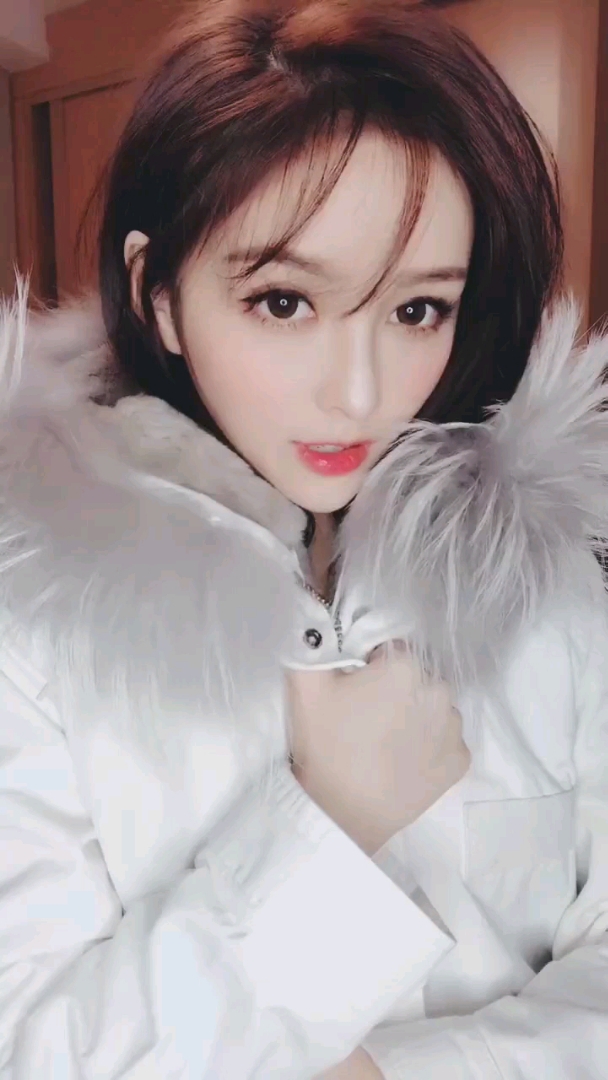 小姐姐眼睛太漂亮了