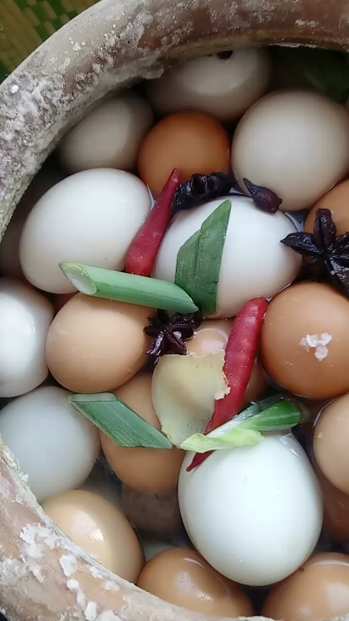 腌蛋了,有吃的没?