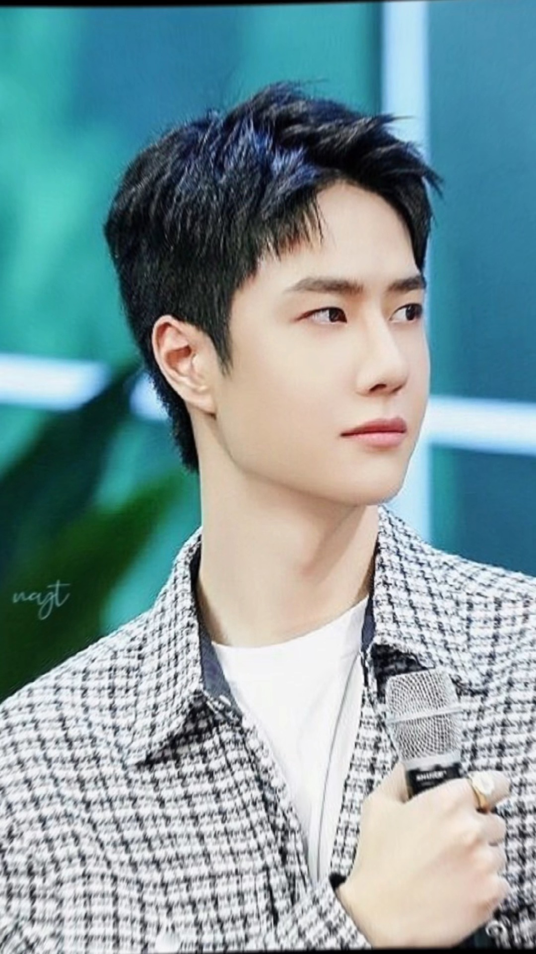 王一博中山装造型# 《理想照耀中国》之《抉择》今日发布一组@uniq-王