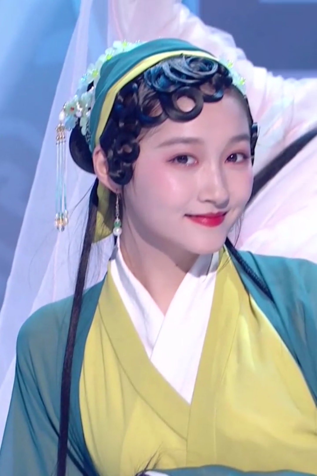 精彩影视#关晓彤青蛇造型好美啊