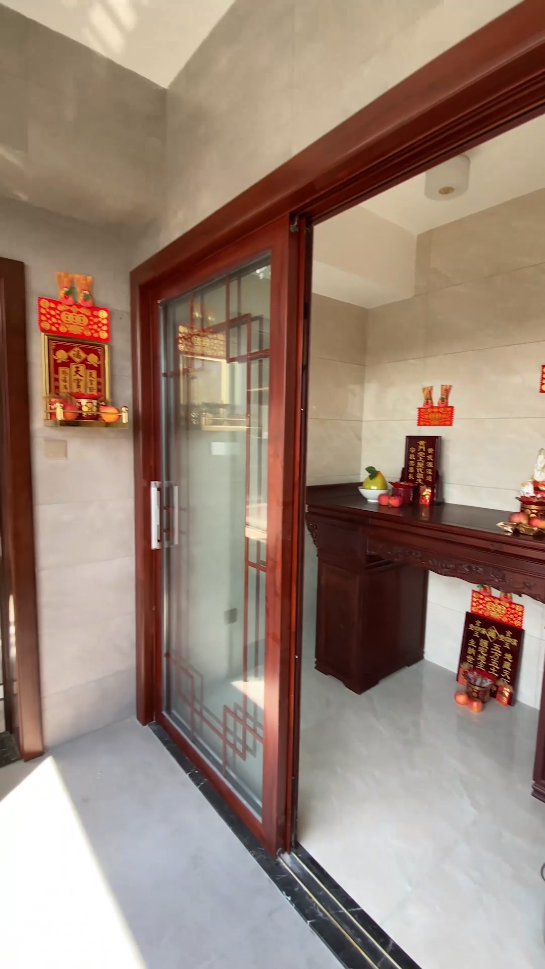 全民拜大年#天主爷,地主爷,财神爷,小时候外婆家里就是这样的,都要拜