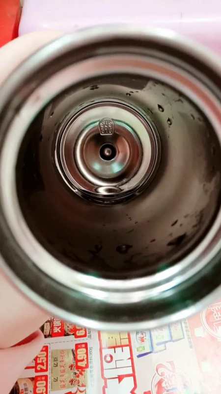 夺命保温杯"遭央视曝光,热水杯304  316是符合国家标准的,201的是