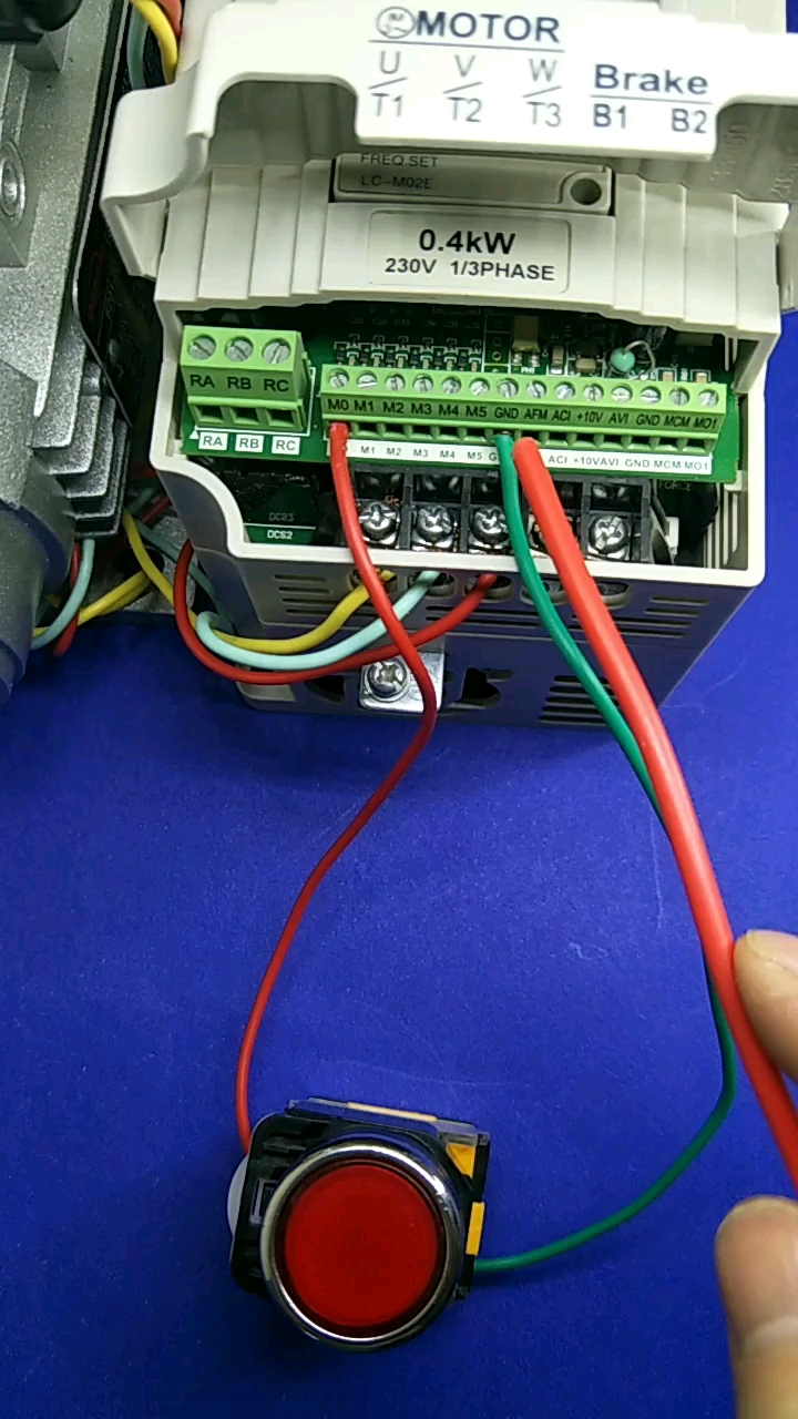 变频器外接端子启动接线方法-度小视