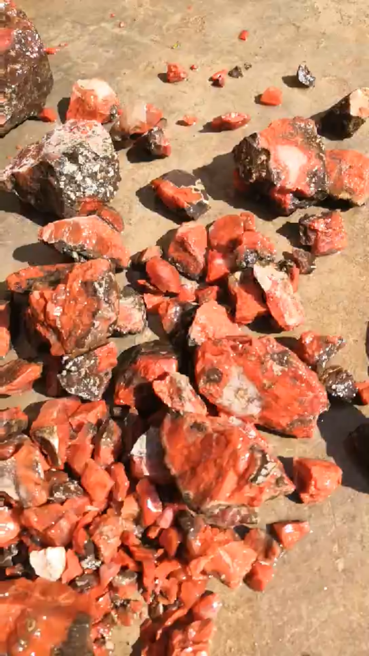 吃瓜群众#封矿了#料子少了  以后南红玩不起了