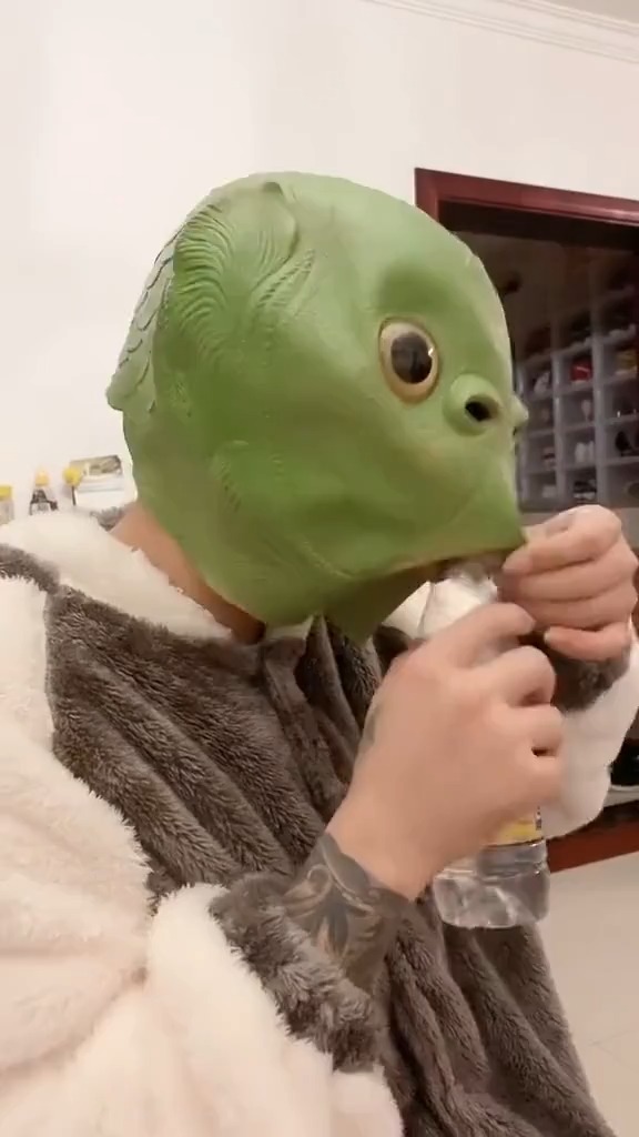 今天你喝水了吗?#绿头怪