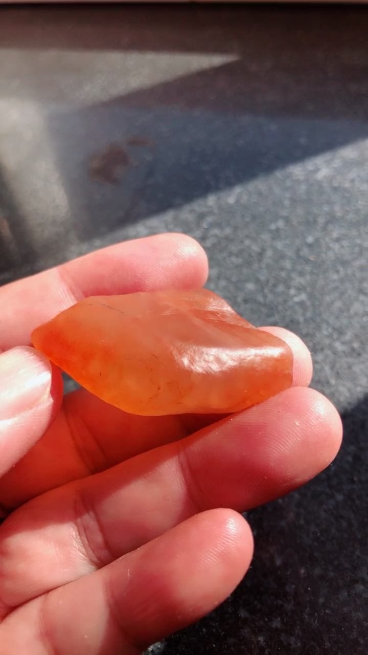 戈壁籽料-红宝石光