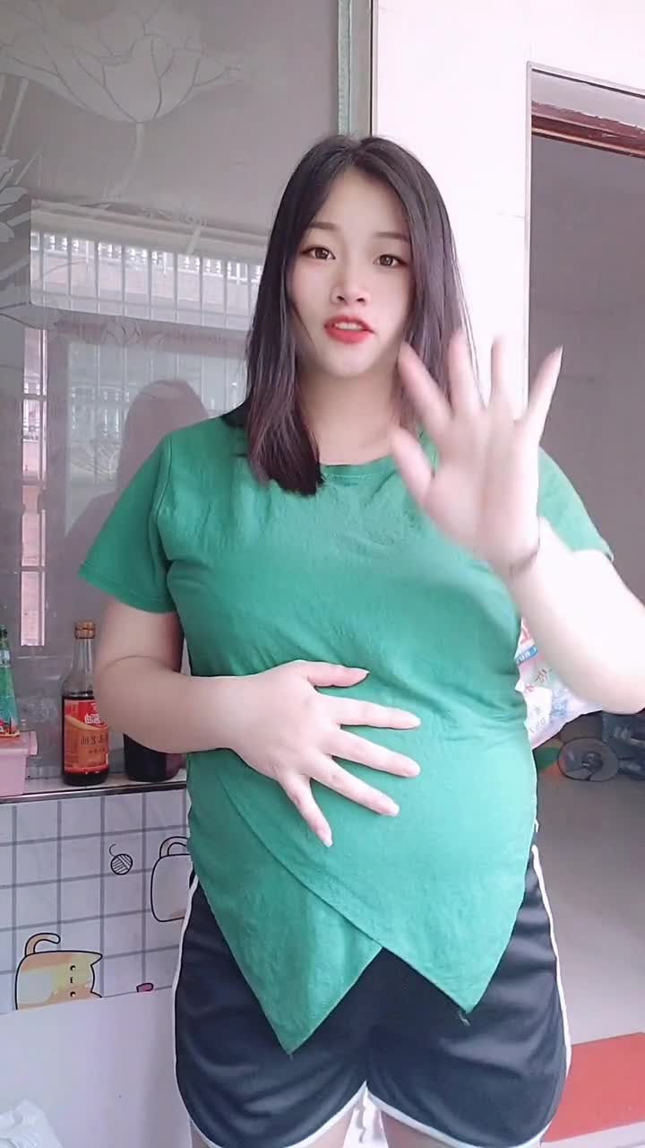 看来肚型也是准的,我肚子圆,腰还有肉肉,33周检查真是女孩?