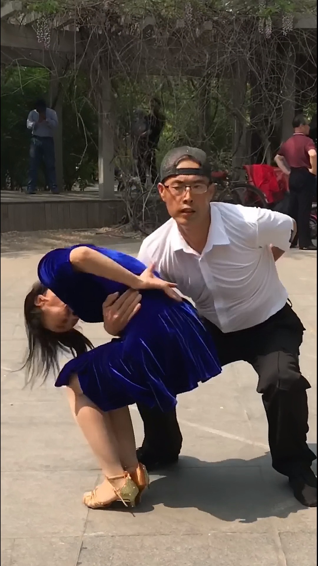 广场舞#大妈的舞蹈跳的真火辣,年轻人都比不了!