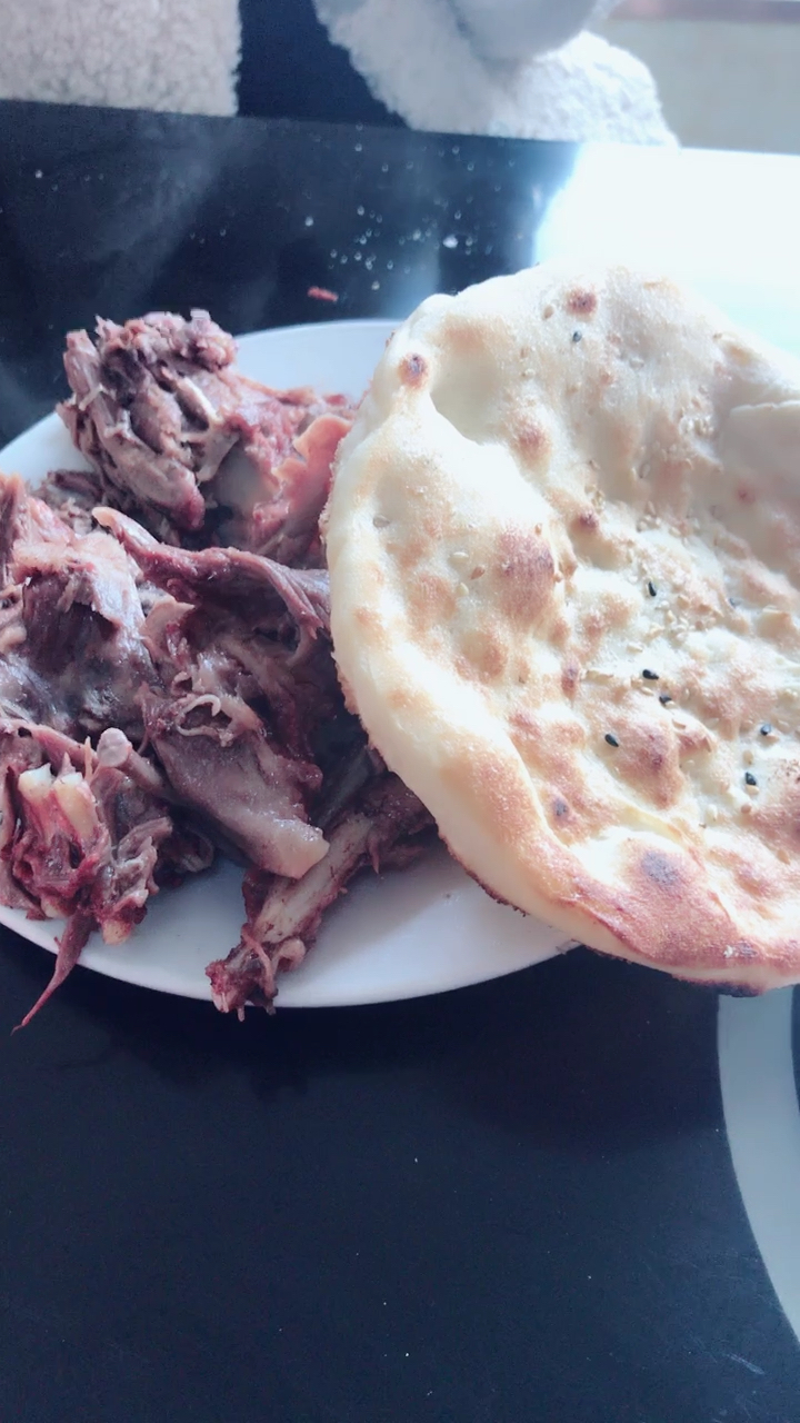 舌尖上的旅行#老家名吃烧饼狗肉