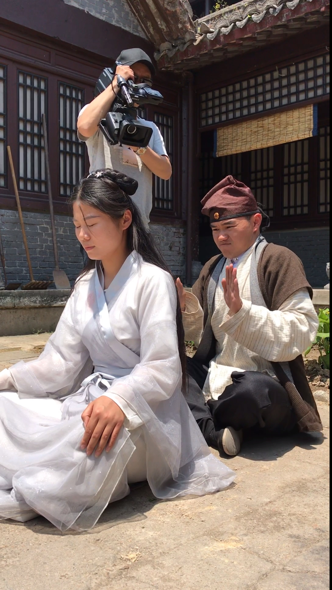 运功疗伤原来是这样拍的