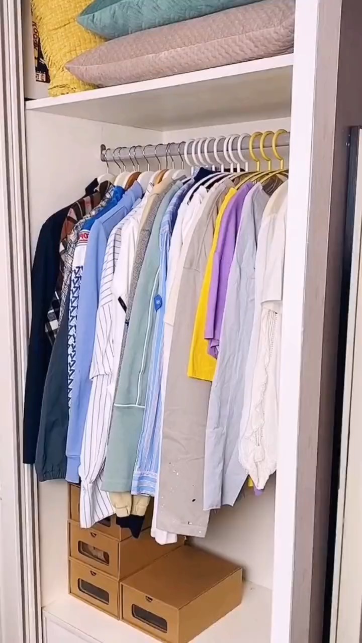衣柜衣服多的可以这样收纳,即节省空间又能把衣服都挂起来