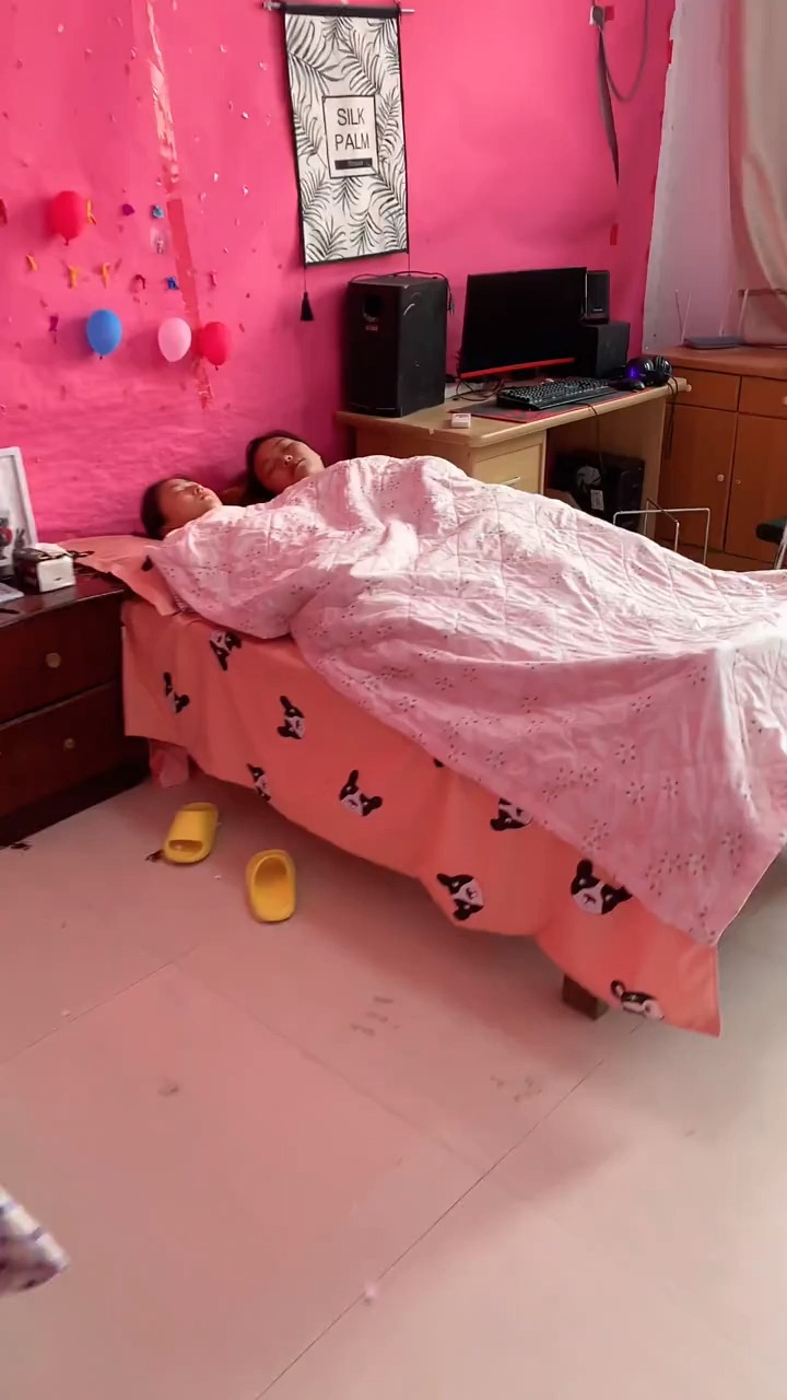 小妹真是越来越厉害了,大姐也敢惹