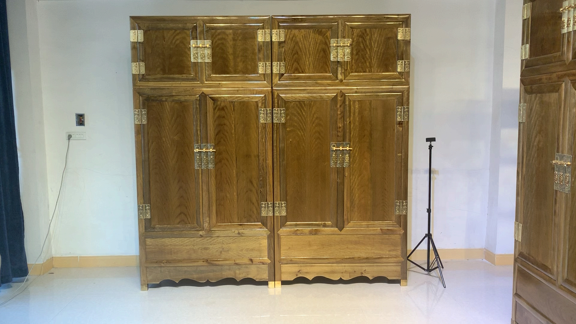 金丝楠木顶箱柜