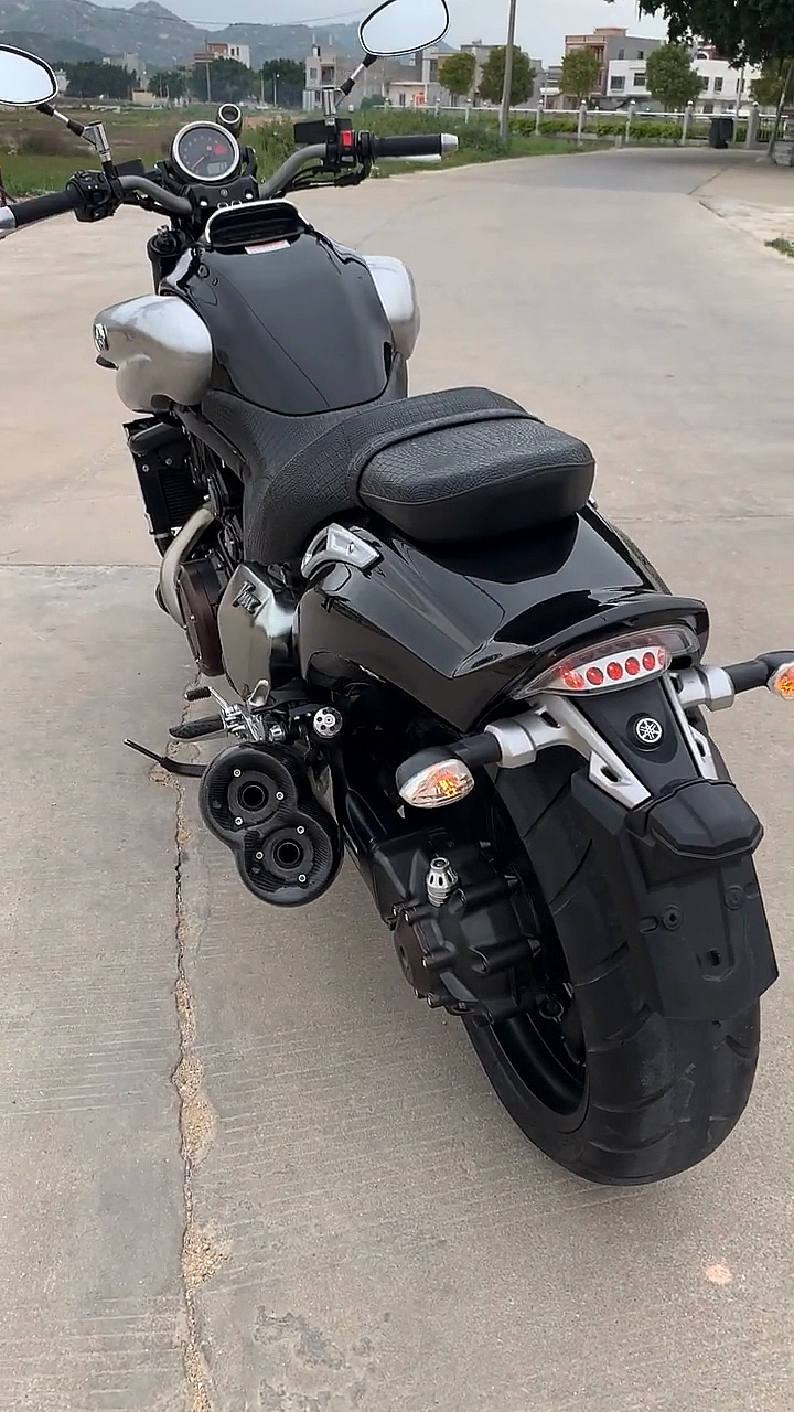 雅马哈大魔鬼#雅马哈大魔鬼v4-1700cc真正魔鬼