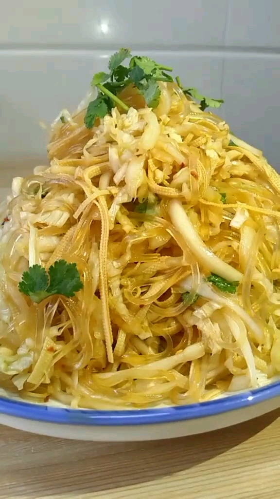 豆腐皮,白菜丝,粉丝,三丝凉拌
