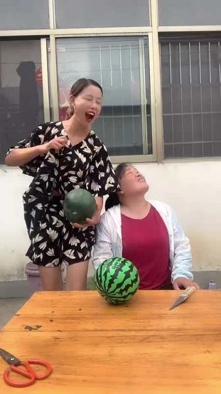 哎我的西瓜怎么变成西瓜球了.