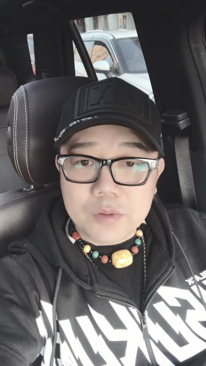 和大家分享一下,歌手大彬感谢大家支持,感谢全民小视频.